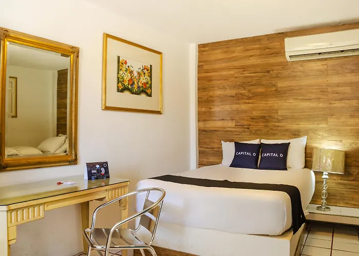Hotel Capital O Dos Mares,
