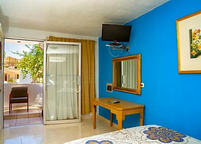 Hotel Capital O Dos Mares,